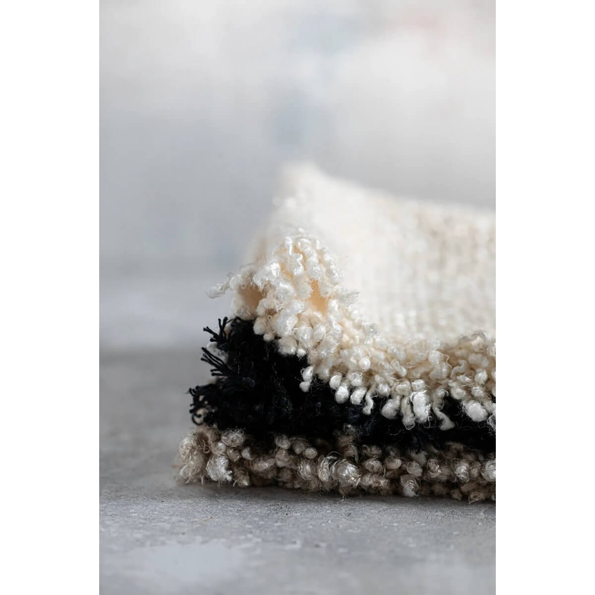 Luxe crèmekleurige katoenen placemats met wafelstructuur en zijdelook, perfect voor elegante tafelsettings. Set van 4.