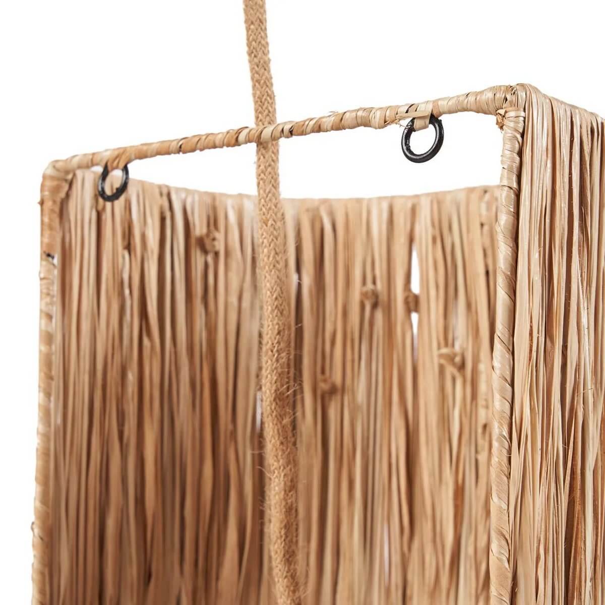 Natuurlijke Ohana wandlamp met handgemaakte textuur en bohemian stijl, ideaal voor sfeervolle verlichting in huis.