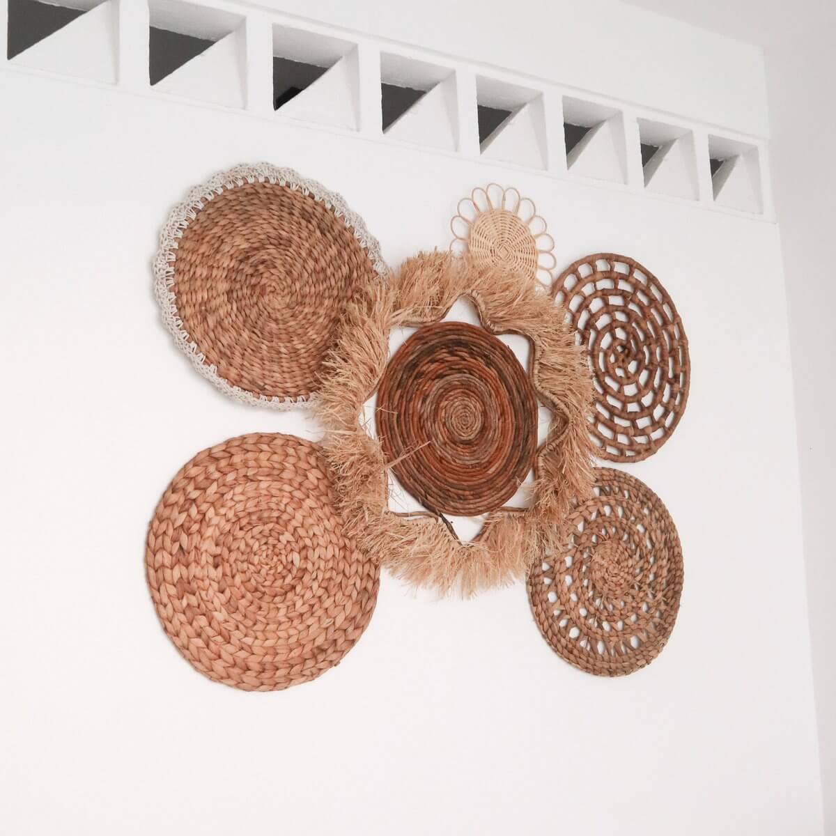 Tropische wanddecoratieset 6 gemengde stukken DALUM Boho Decor Handgeweven van natuurlijke materialen-Soeji-Ik Hout ervan.