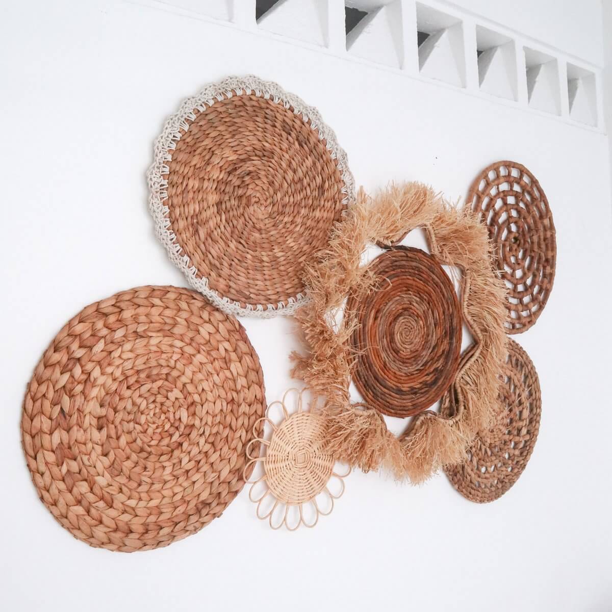 Tropische wanddecoratieset 6 gemengde stukken DALUM Boho Decor Handgeweven van natuurlijke materialen-Soeji-Ik Hout ervan.