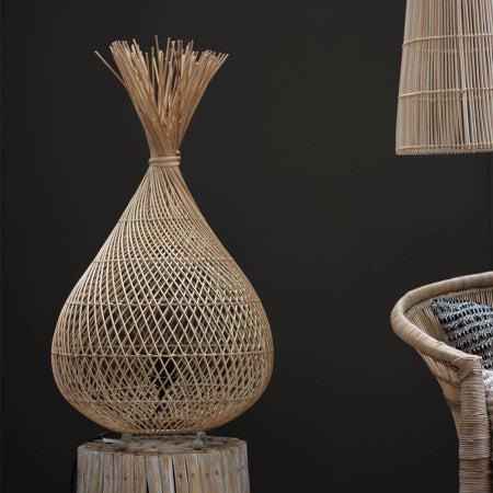 Vloerlamp rotan naturel Ruby Earthware Vloerlamp rotan naturel Ruby met bohemian uitstraling. Je zult direct dat gevoel krijgen van lange zomeravonden aan het strand van Bali of Ibiza.