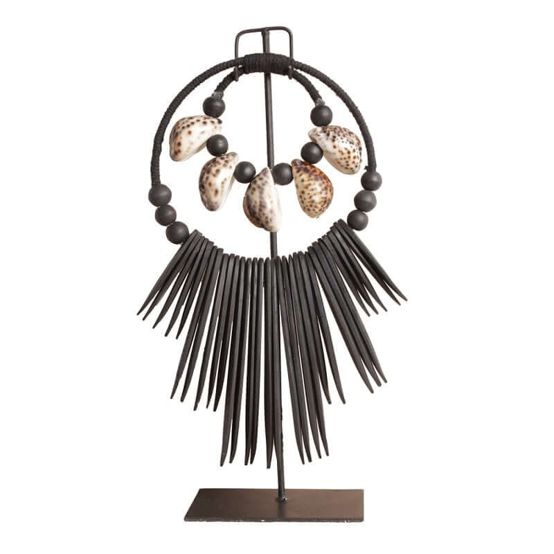 Elegant Zwarte Octo Ketting op standaard, 27cm breed, 46cm hoog met hout en schelp details van Pole To Pole.