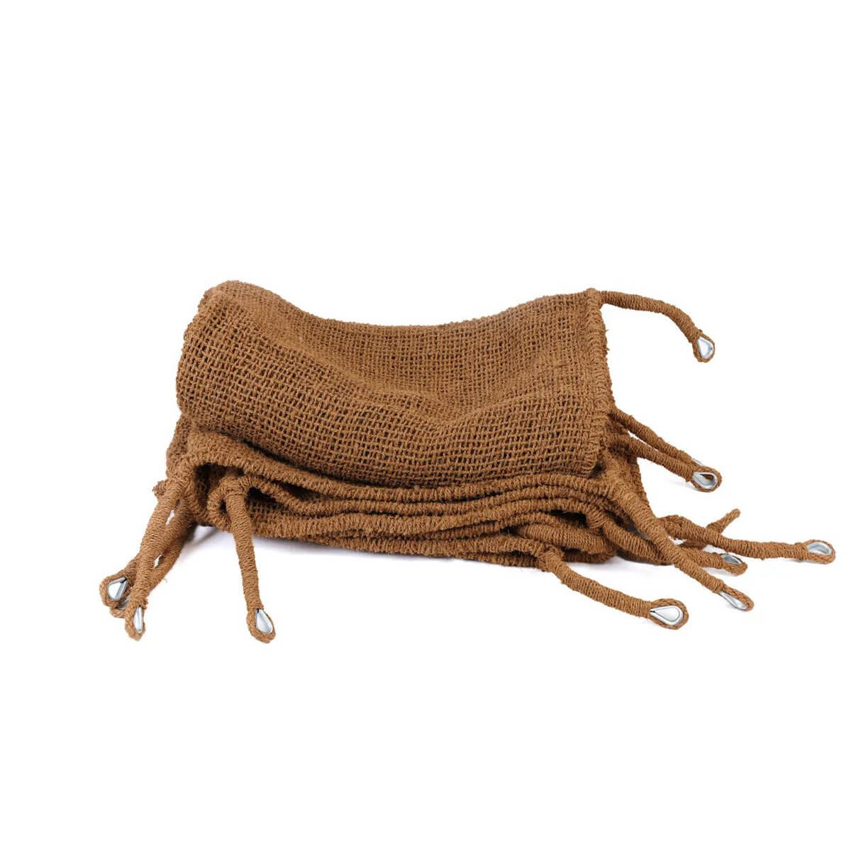 Folded De Coco Shade Driehoekig in natural brown for a bohemian outdoor setting, perfect for creating garden elegance and shade.