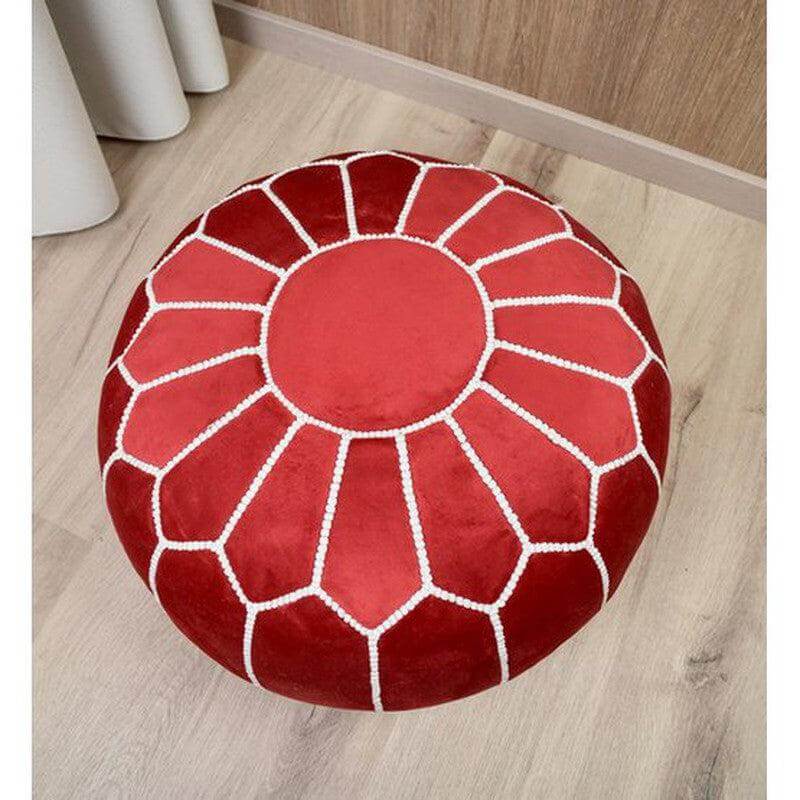 Marokkaanse fluwelen poef in rood en wit, perfect voor boho sfeer in de woonkamer of kinderkamer, multifunctioneel als decor of zitplaats.