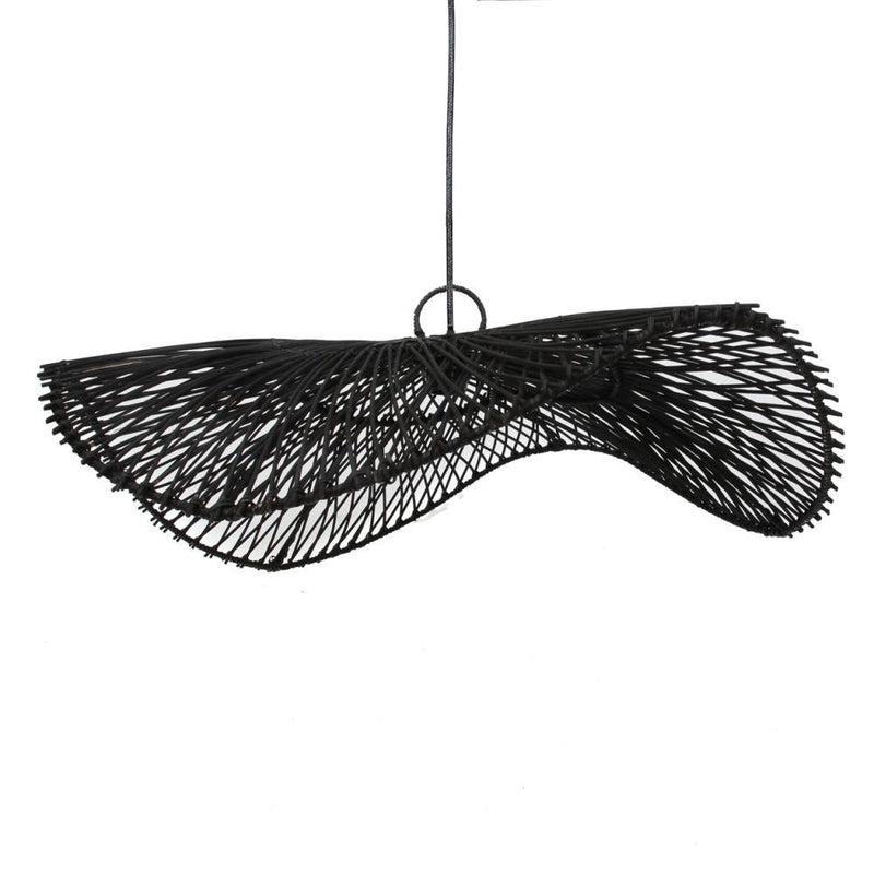 Zwarte rotan hanglamp Chapeau in boho chic stijl voor elegantie en luxe in elk interieur.