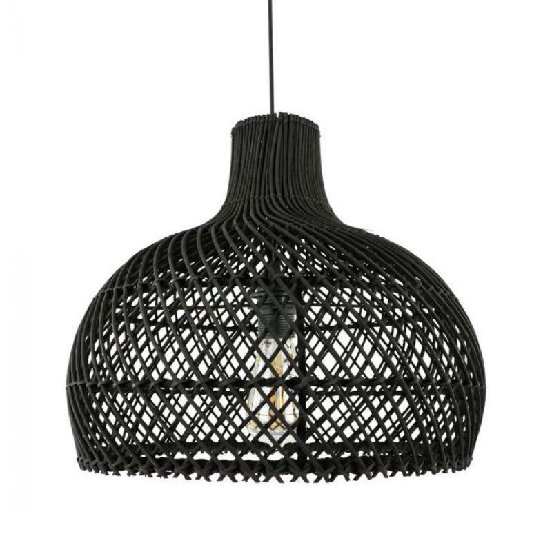 Stijlvolle rotan hanglamp Debby in zwarte uitvoering, ideaal voor elk interieur.