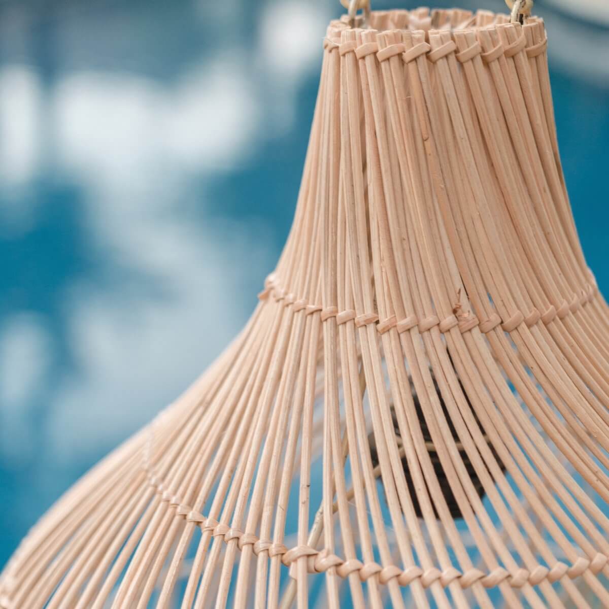 Rotan hanglamp KENARI, boho stijl met rustgevende patronen, duurzame materialen, 40 cm breed, handgemaakt, eerlijke handel.